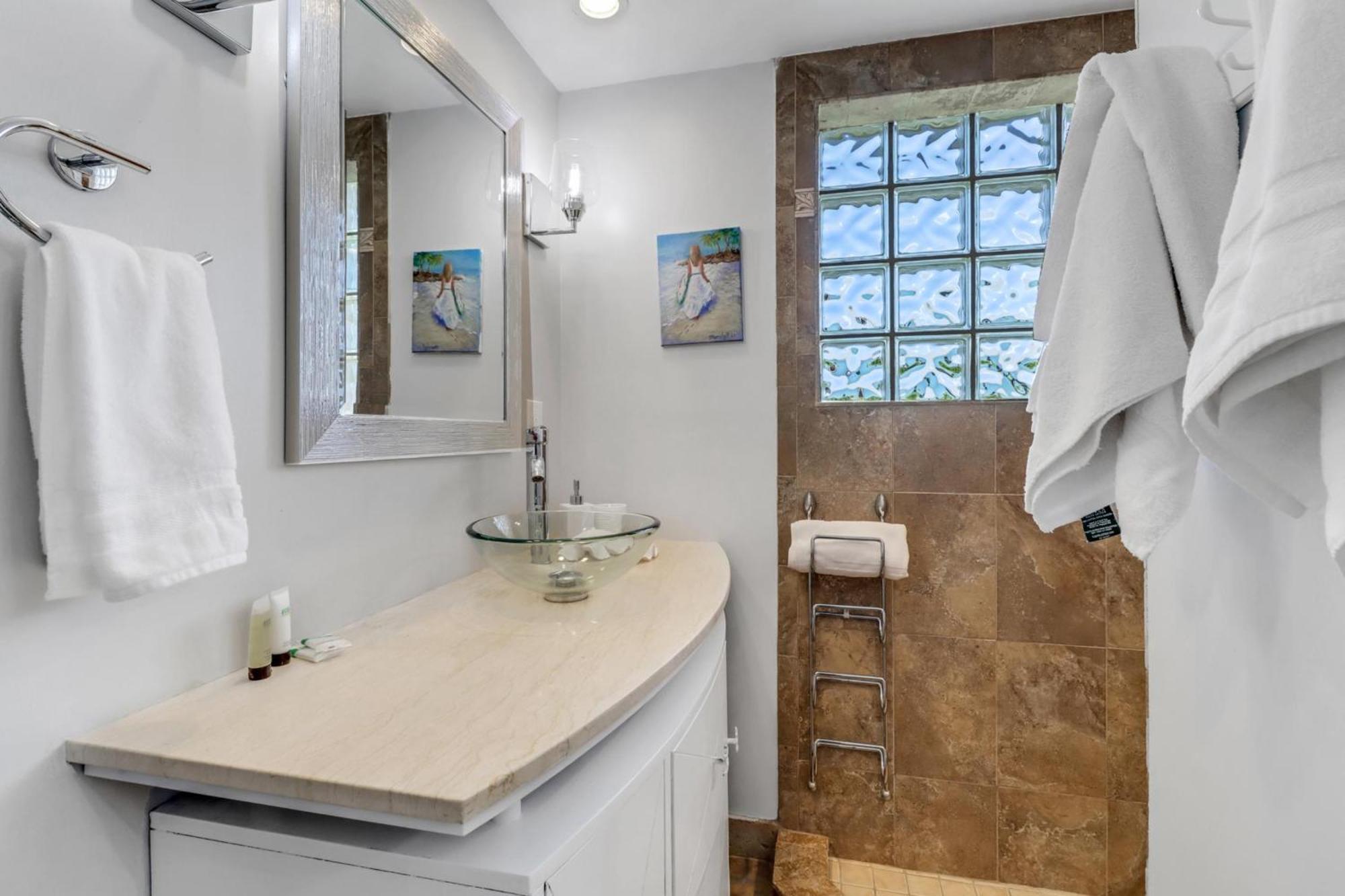 Inviting Lakeview Home L Pool L Close To Beaches มาร์โกไอส์แลนด์ ภายนอก รูปภาพ