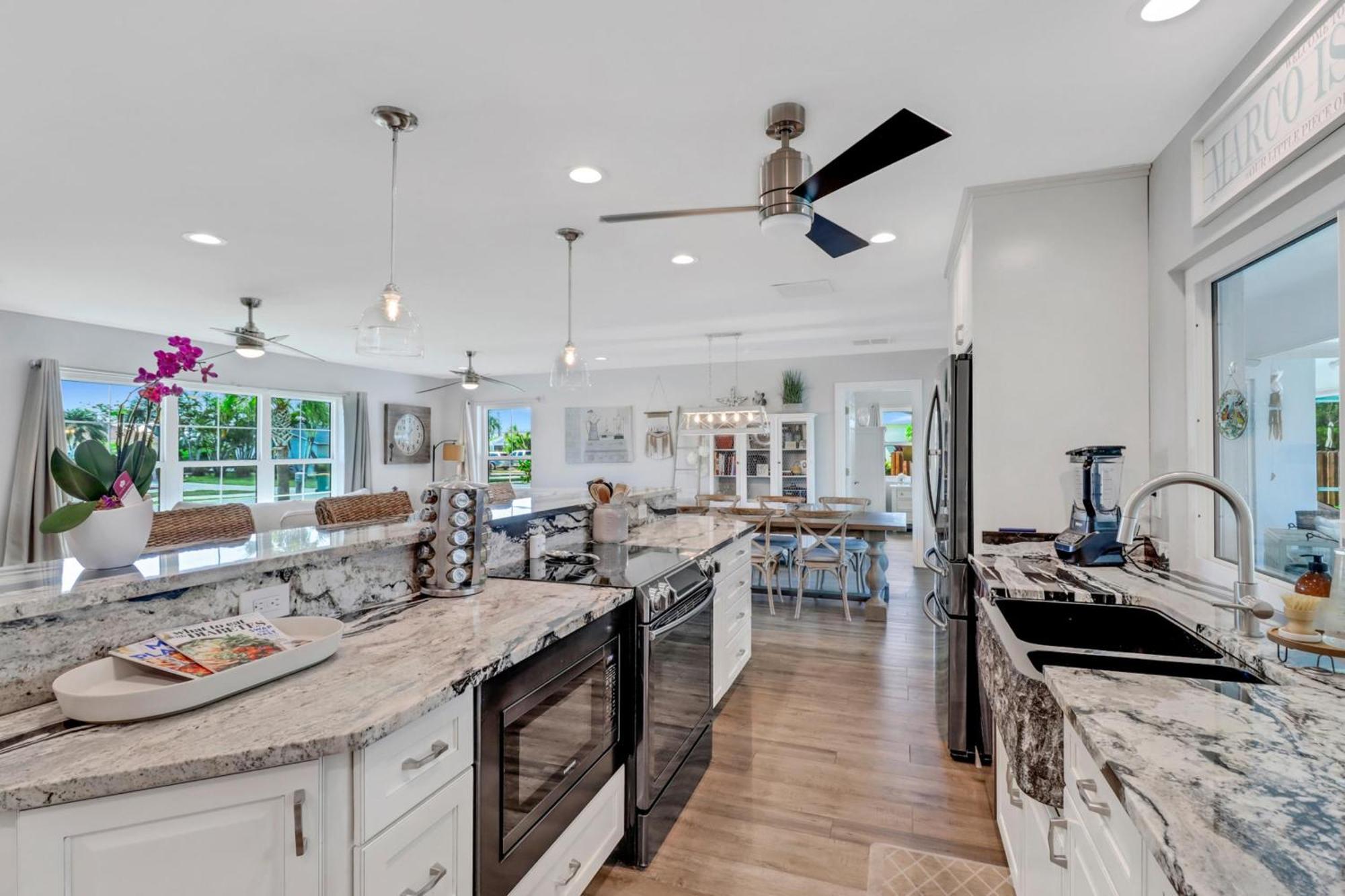 Inviting Lakeview Home L Pool L Close To Beaches มาร์โกไอส์แลนด์ ภายนอก รูปภาพ
