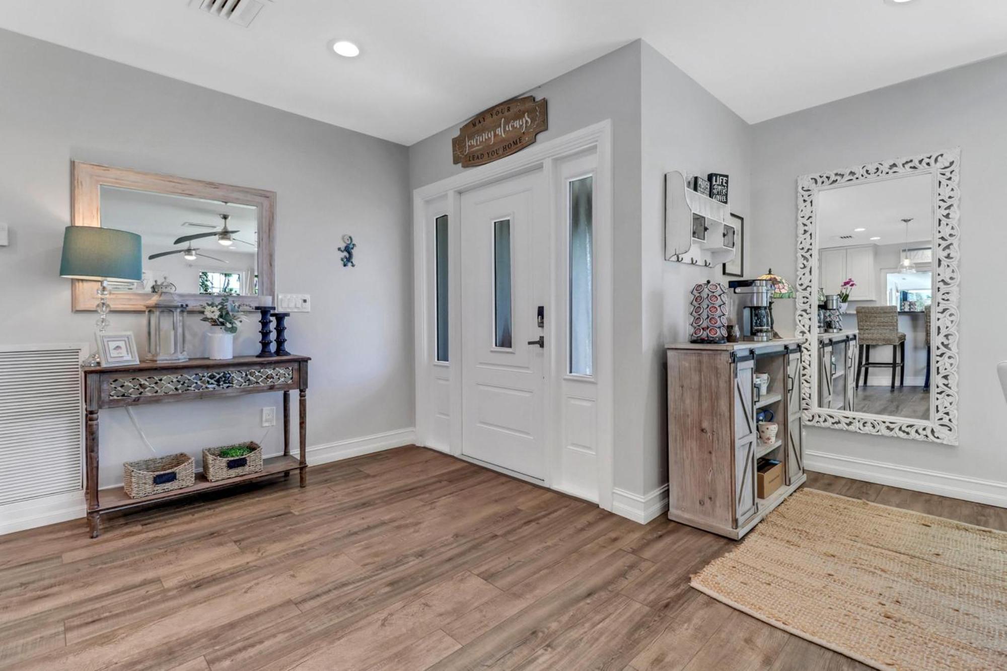 Inviting Lakeview Home L Pool L Close To Beaches มาร์โกไอส์แลนด์ ภายนอก รูปภาพ